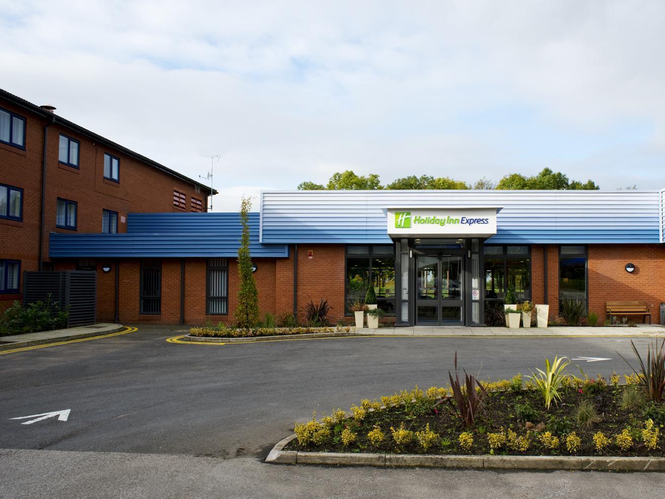 Holiday Inn Express Preston South By Ihg Exterior foto