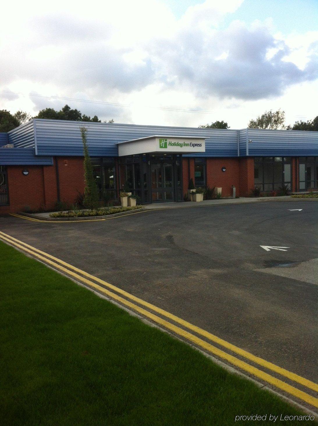 Holiday Inn Express Preston South By Ihg Exterior foto